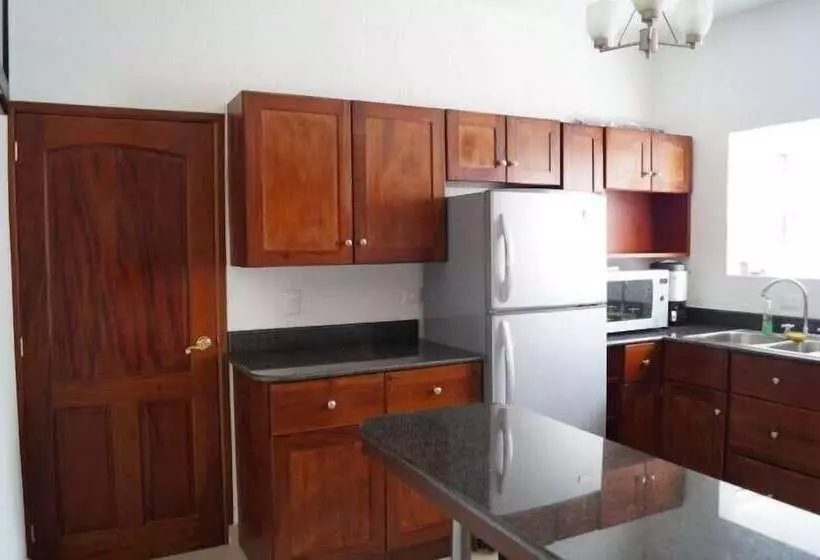 ペンション Apartamentos Confortables  Aeropuerto