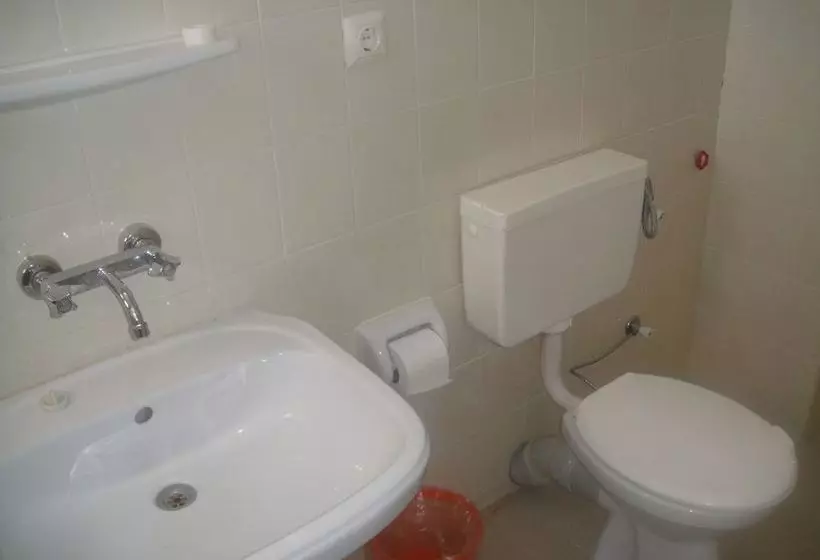 Zeybek Otel Seferi̇hi̇sar