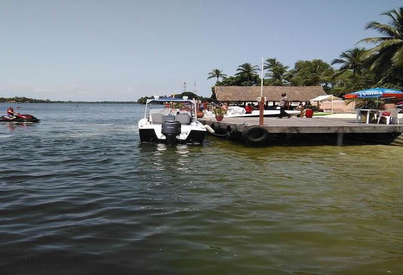 هتل Rosa Beach   Chez Rodrigue