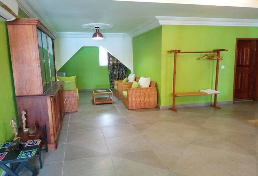 هتل Rosa Beach   Chez Rodrigue