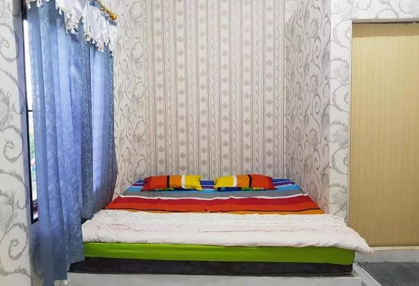 Hotelli Spot On 2926 Penginapan Sariah Basamo