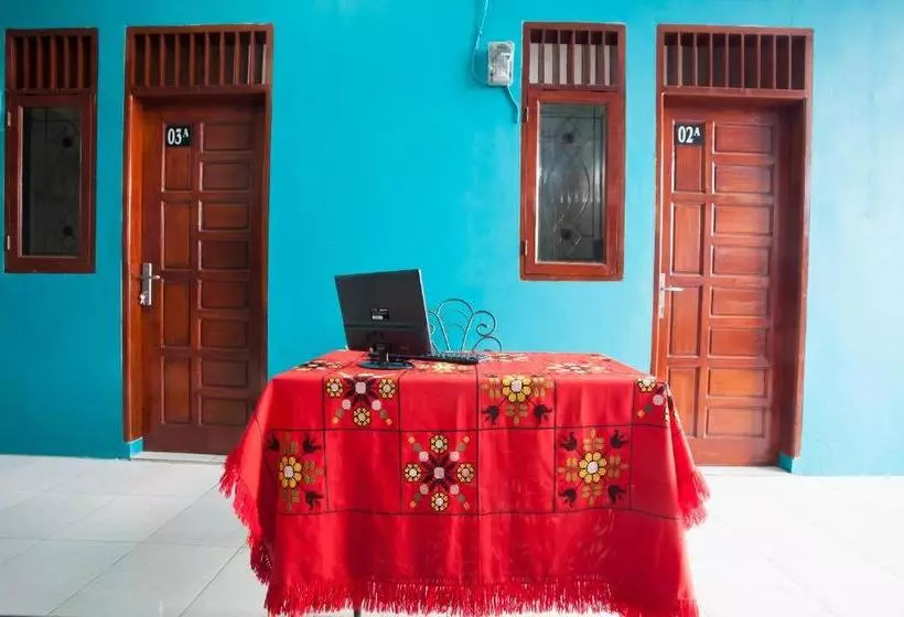 Hotelli Spot On 2926 Penginapan Sariah Basamo