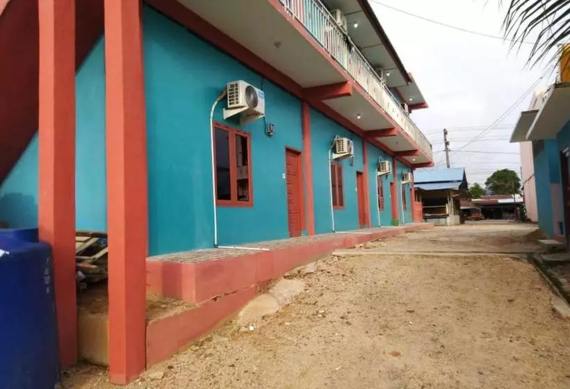 Hotelli Spot On 2926 Penginapan Sariah Basamo