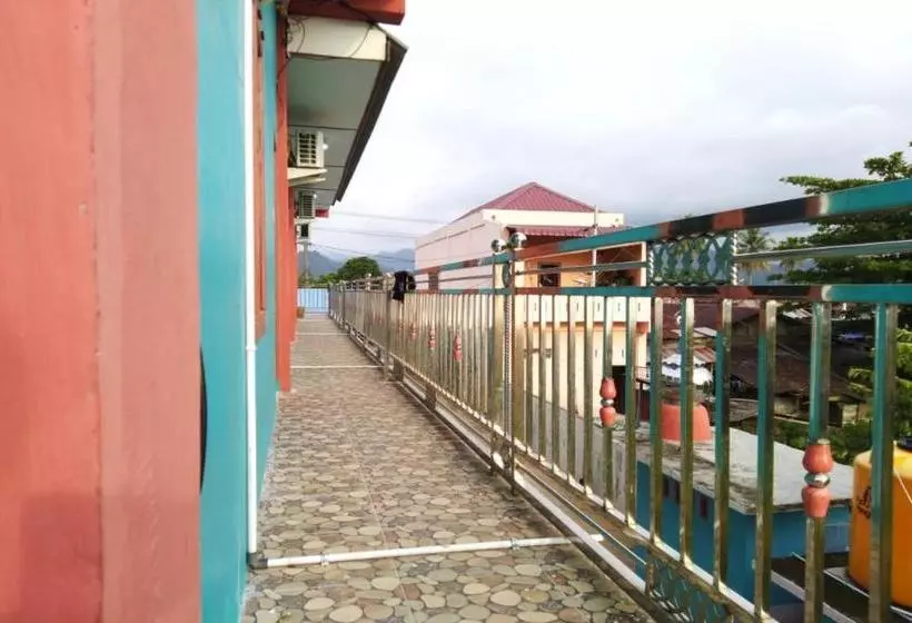 Hotelli Spot On 2926 Penginapan Sariah Basamo