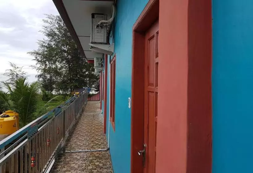 Hotelli Spot On 2926 Penginapan Sariah Basamo