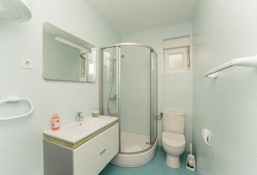 پانسیون Summer Breeze Apartments