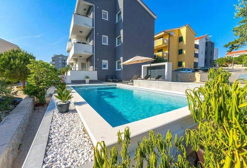 پانسیون Summer Breeze Apartments