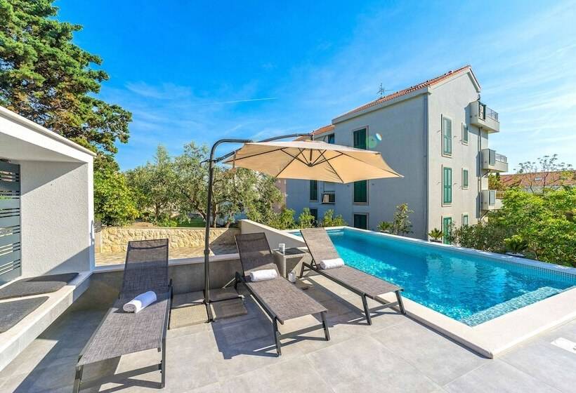 پانسیون Summer Breeze Apartments