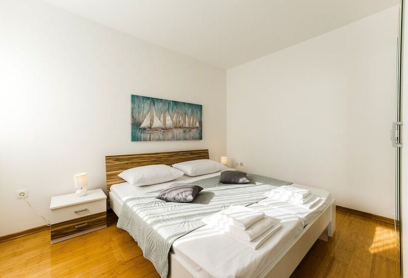 پانسیون Summer Breeze Apartments