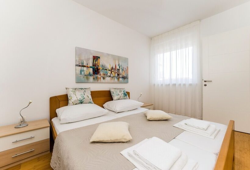 پانسیون Summer Breeze Apartments