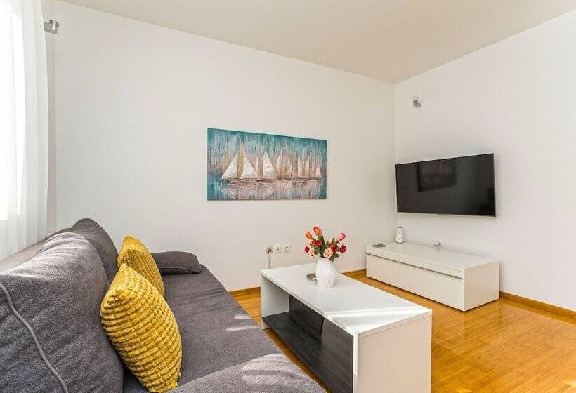 پانسیون Summer Breeze Apartments