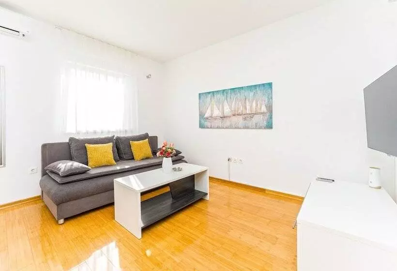 ペンション Summer Breeze Apartments