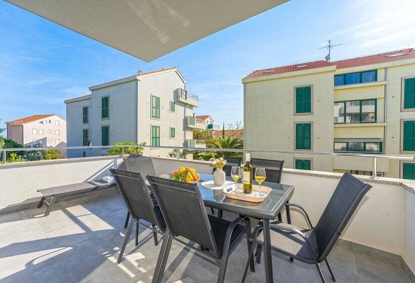 پانسیون Summer Breeze Apartments