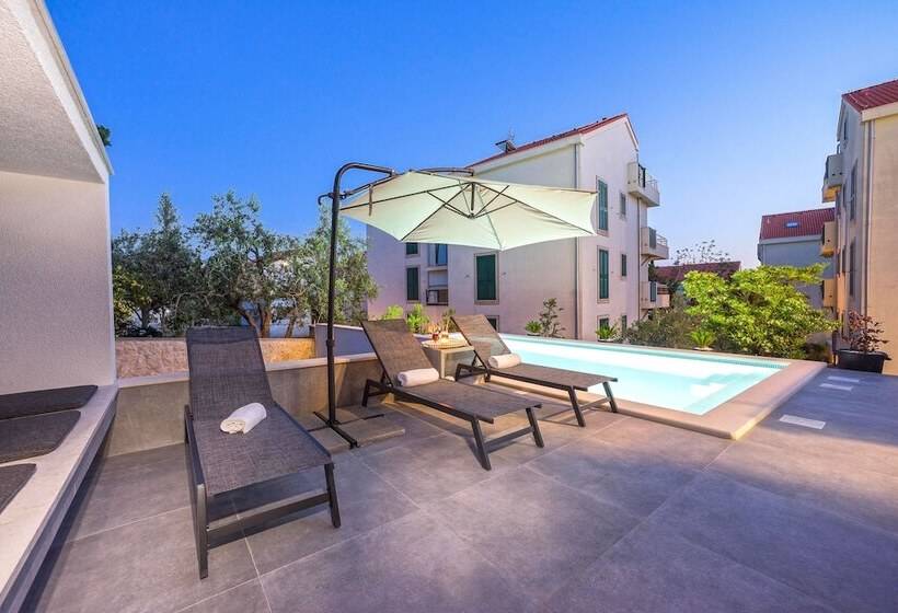 پانسیون Summer Breeze Apartments