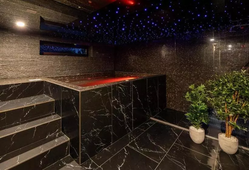 پانسیون Zara Chalet