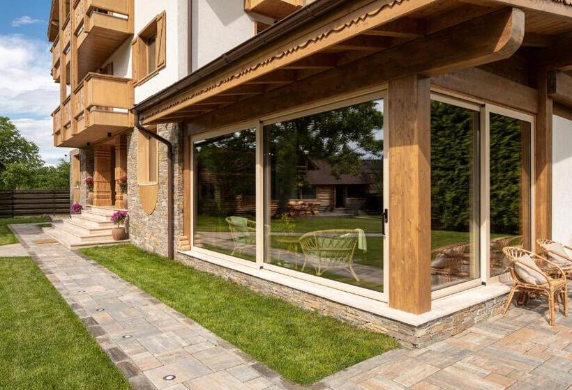 פנסיון Zara Chalet