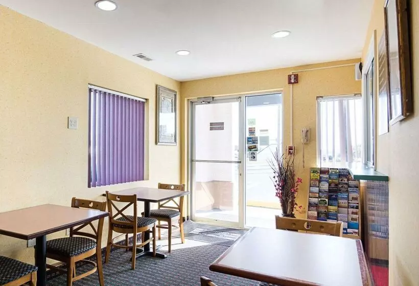 ホテル Econo Lodge Fredericksburg Near I 95