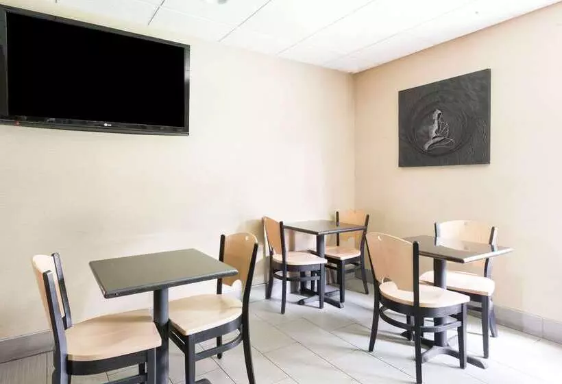 호텔 Super 8 By Wyndham Mars/cranberry/pittsburgh Area