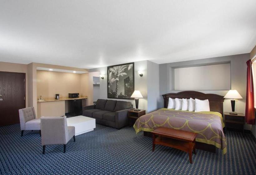 فندق Super 8 By Wyndham Naples