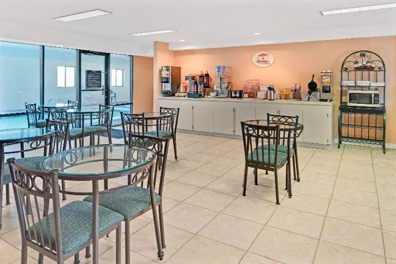 فندق Super 8 By Wyndham Spokane/west