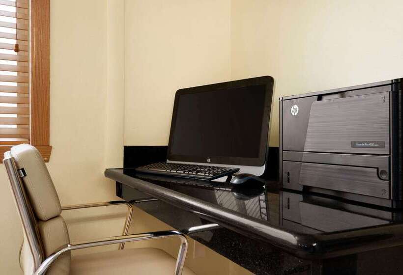 Otel Super 8 By Wyndham West Fargo Main Ave Nd