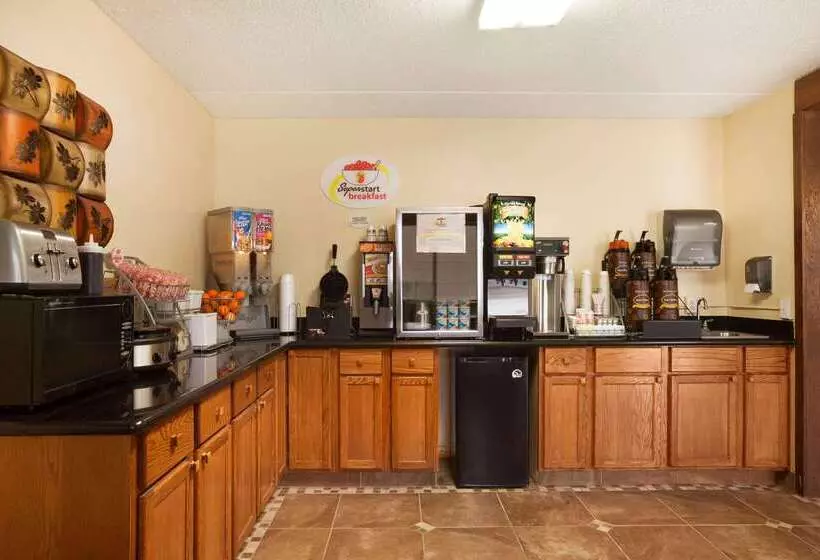 ホテル Super 8 By Wyndham West Fargo Main Ave Nd