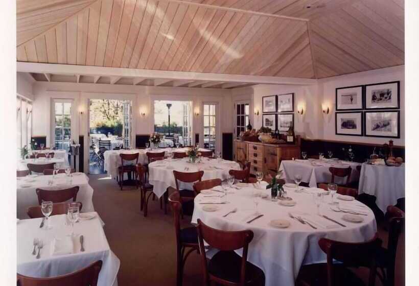 ホテル Tally Ho Inn