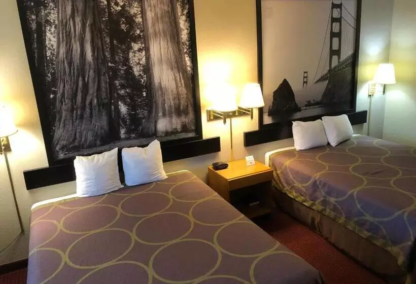 モーテル Super 8 By Wyndham Crescent City