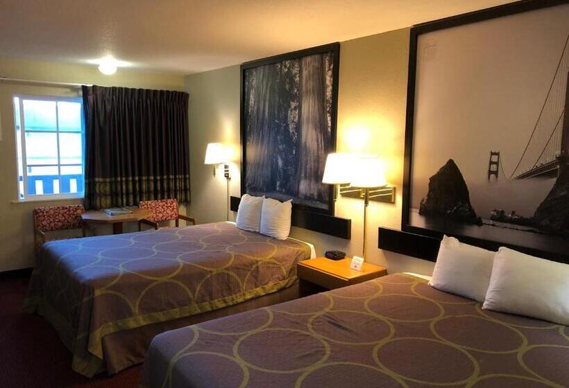 汽车旅馆  Super 8 By Wyndham Crescent City