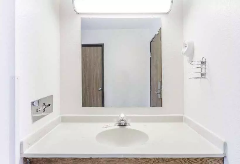 Мотель Super 8 By Wyndham Elgin