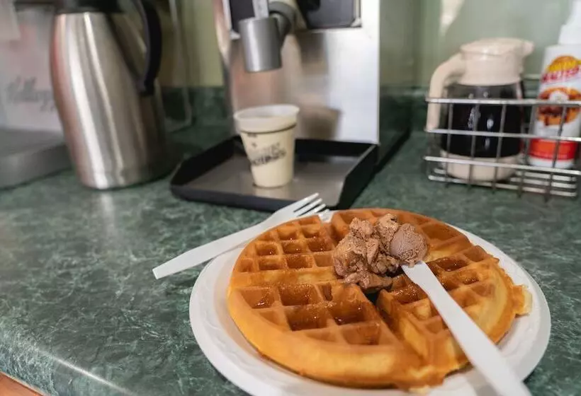 Мотель Super 8 By Wyndham Elgin