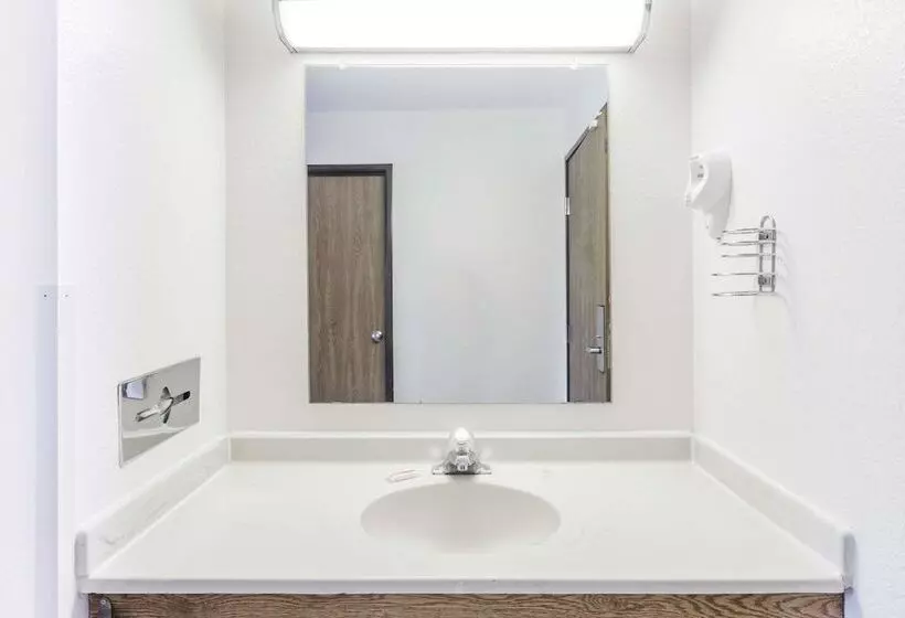 Мотель Super 8 By Wyndham Elgin