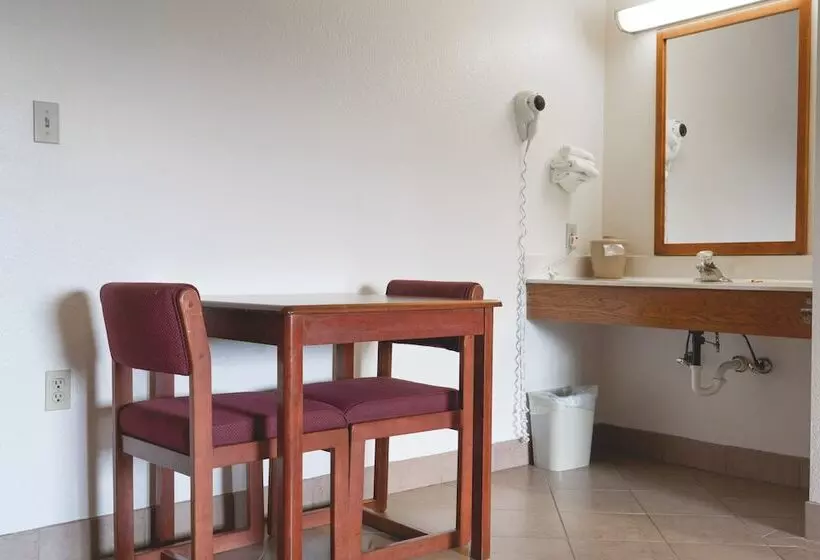 Мотель Super 8 By Wyndham Elgin