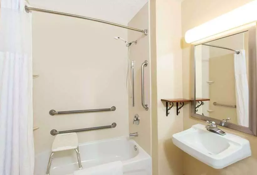 Мотель Super 8 By Wyndham Fairmont