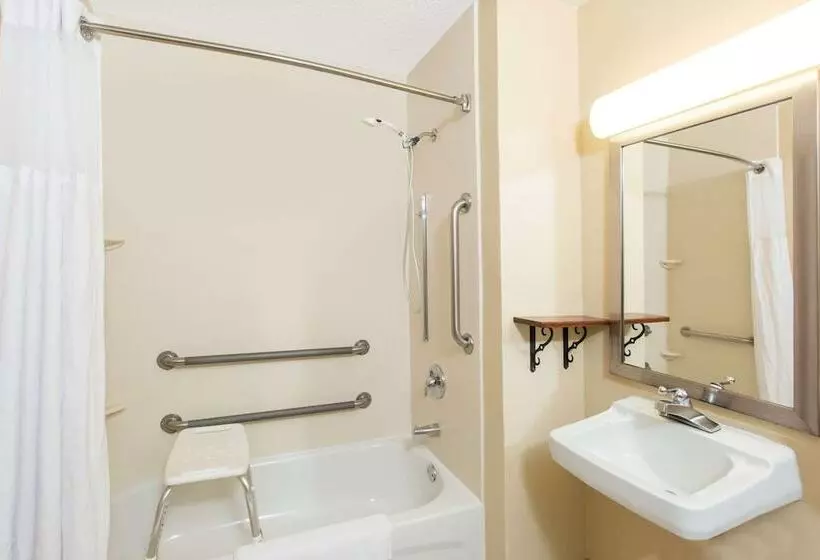 Мотель Super 8 By Wyndham Fairmont