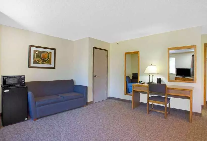 مُتل Super 8 By Wyndham Lewisburg