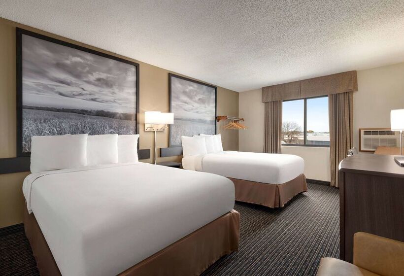 汽车旅馆  Super 8 By Wyndham Lincoln North