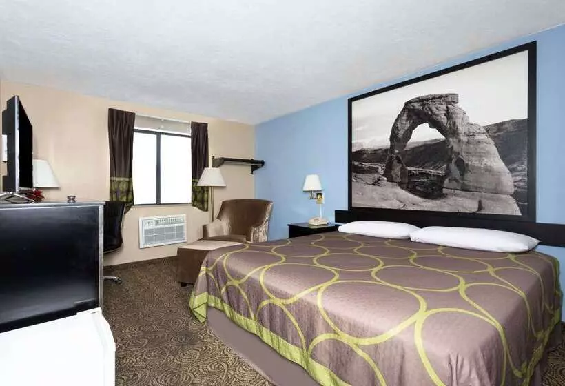 Мотель Super 8 By Wyndham Logan