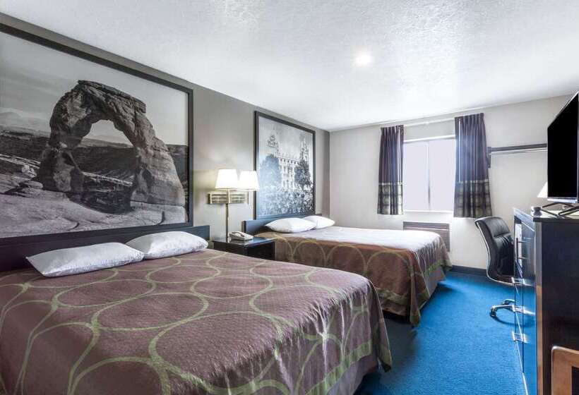 فندق على الطريق Super 8 By Wyndham Logan