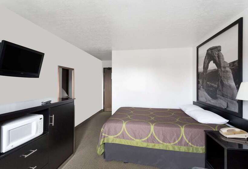 فندق على الطريق Super 8 By Wyndham Logan