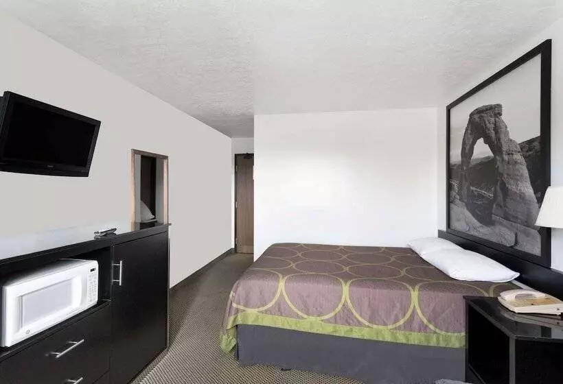 Мотель Super 8 By Wyndham Logan