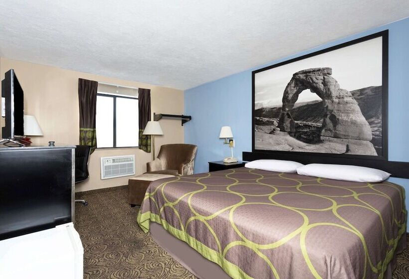 فندق على الطريق Super 8 By Wyndham Logan