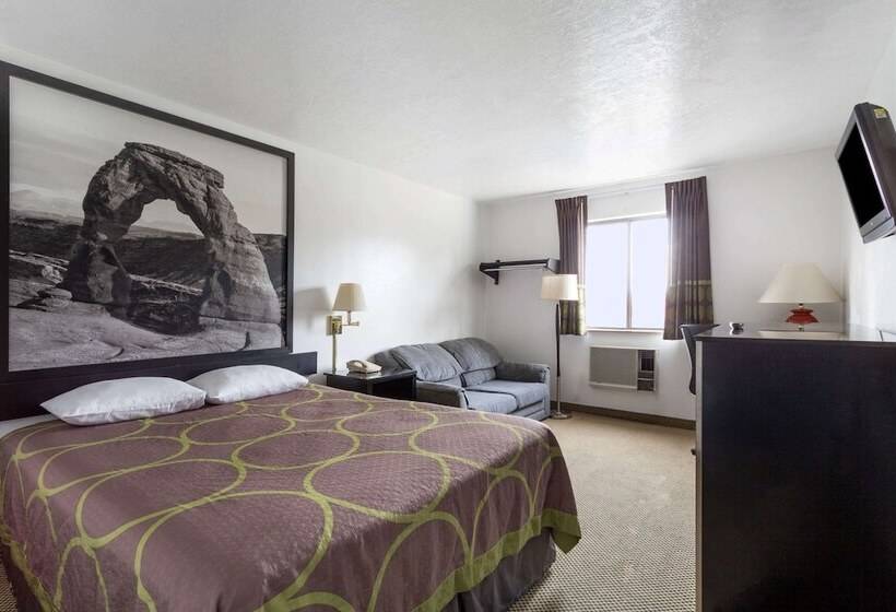 فندق على الطريق Super 8 By Wyndham Logan