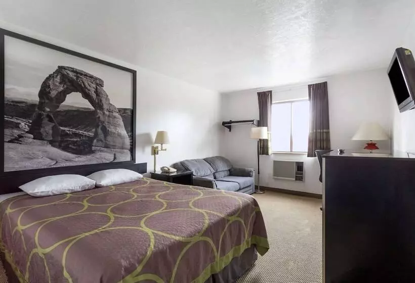 Мотель Super 8 By Wyndham Logan