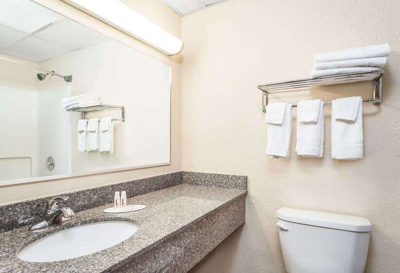 Motel Super 8 By Wyndham Oneonta/cooperstown