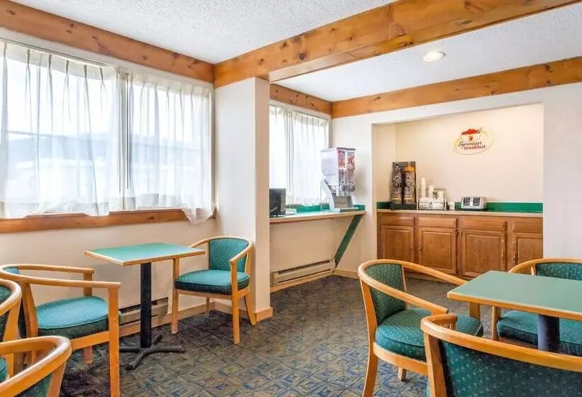 فندق على الطريق Super 8 By Wyndham Oneonta/cooperstown