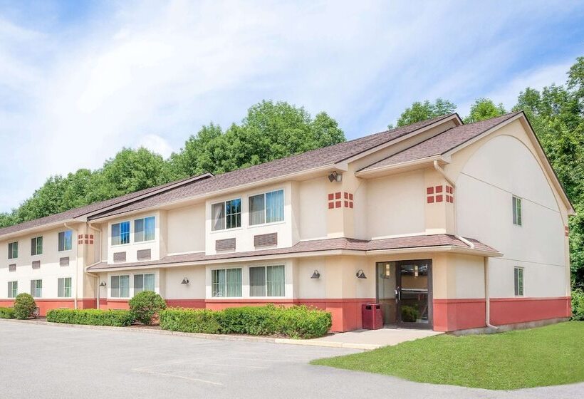 Motel Super 8 By Wyndham Oneonta/cooperstown
