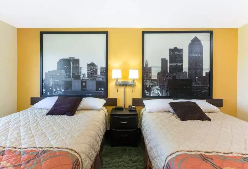 فندق على الطريق Super 8 By Wyndham Perry Ia