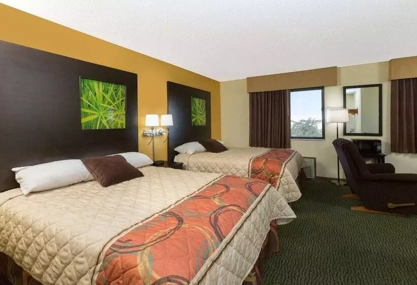 فندق على الطريق Super 8 By Wyndham Perry Ia