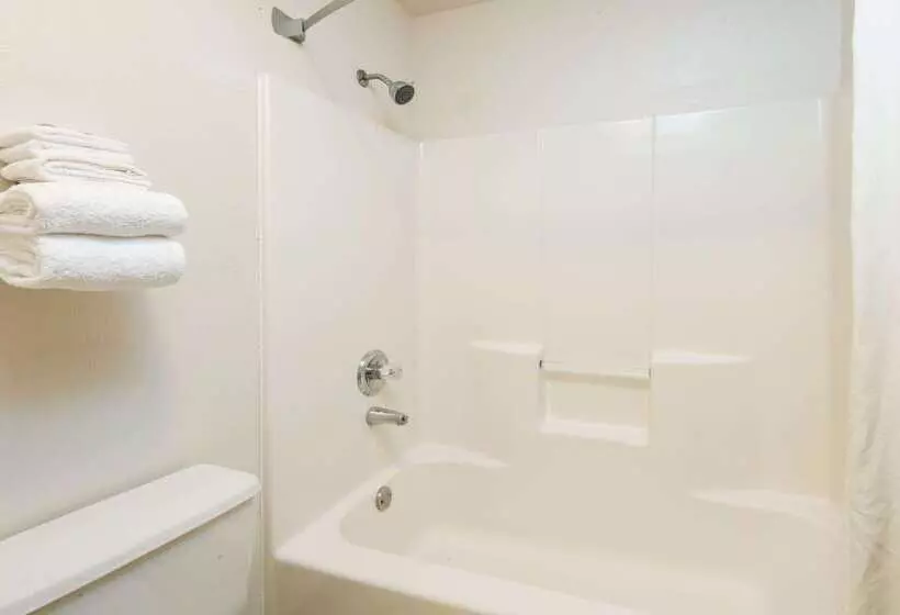 모텔 Super 8 By Wyndham Richfield Cleveland